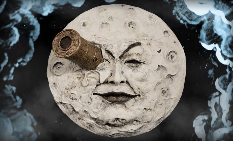 (1902) Georges Melies'in Aya Seyahat'i yüksek yapım maliyeti ve özel efektler adına yeni bir ölçü teşkil eder.