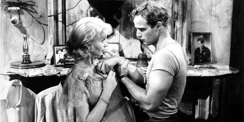 (1951) Elia Kazan'ın yönettiği İhtiras Tramvay'ı genç Marlon Brando'yu bir anda film yıldızlığına taşır.
