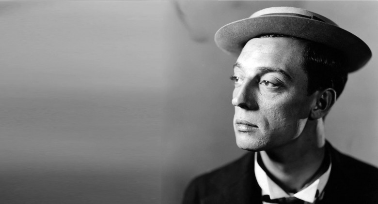 (1920) Buster Keaton ilk uzun metrajlı komedisi Enayi'de başrol oynar.