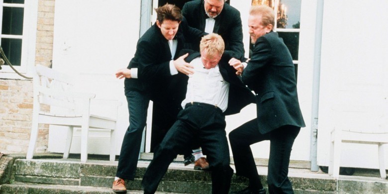 (1998) Vinterberg'in ilk Dogma filmi Şölen bir el kamerasıyla çekilir.