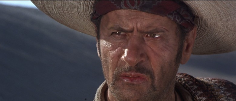 Eğer beni öldürürsen ömrünün sonuna kadar fakir kalırsın. Tıpkı şerefsizin biri olarak kaldığın gibi.