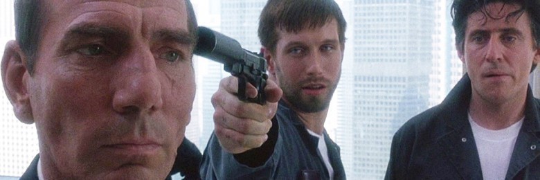 Kimsesi olmayan kişi ihanete uğramaz.