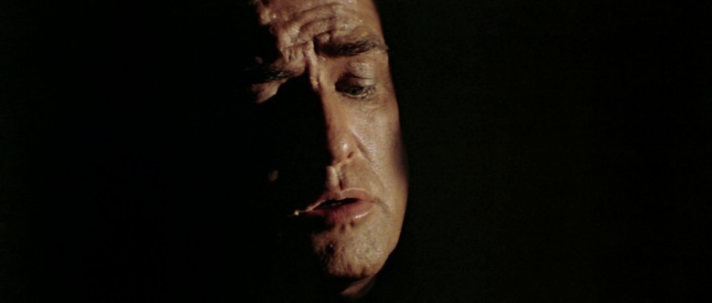 Dehşetin bir yüzü var. Onunla dost olmalısın. Ahlaki şiddet ve dehşet senin dostundur. Eğer değillerse korkulması gereken düşmanlardır. Gerçek düşmanlardır.